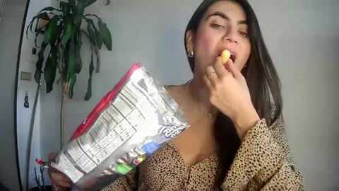 Snapshot of silviecollins chatting on March 5, 9:15 pm Silvie online show from March 5, 9:15 pm