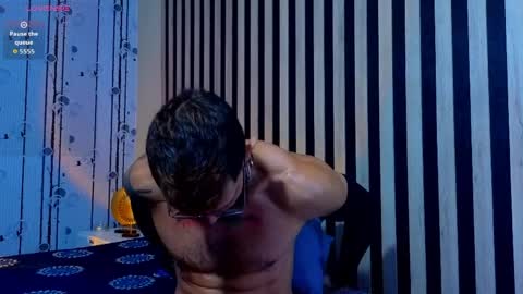 Simon  online show from April 11, 12:20 pm