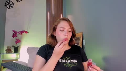 simonastar_ online show from February 26, 1:58 pm