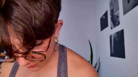 Sim. online show from November 10, 5:16 pm