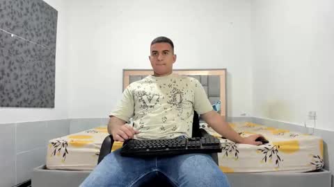 SIMON KELER online show from February 1, 12:08 am