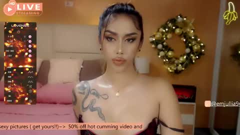     online show from December 5, 10:28 pm