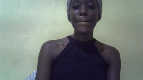 simplyloy33 online show from April 18, 7:07 pm