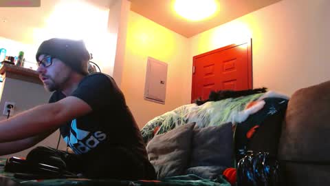 Husky Dad online show from November 4, 3:41 am