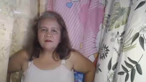 Snapshot of single_momma68 chatting on October 28, 3:18 am Single momma68 online show from October 28, 3:18 am