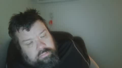 Snapshot of singledude_69 chatting on December 16, 12:27 pm SingleDude 69 online show from December 16, 12:27 pm