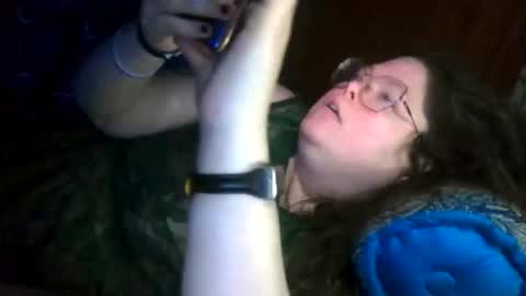 Siofra online show from December 5, 1:16 am