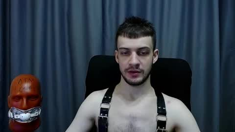 Sir Damien online show from December 18, 3:35 am