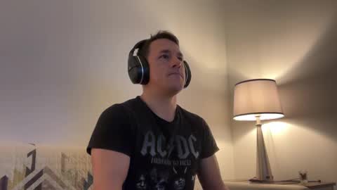 Snapshot of sirbubblesworth chatting on March 10, 3:34 am sirbubblesworth online show from March 10, 3:34 am