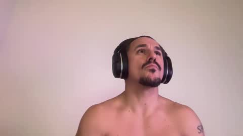 Snapshot of sirbubblesworth chatting on January 21, 4:54 am sirbubblesworth online show from January 21, 4:54 am