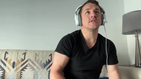 Snapshot of sirbubblesworth chatting on March 12, 12:09 am sirbubblesworth online show from March 12, 12:09 am