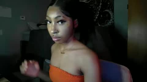 sireddesired_ online show from April 18, 4:03 am