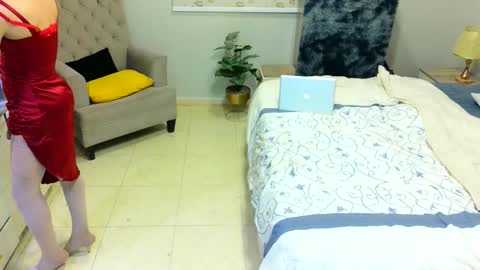 D i f a  Ana Arbeh shemale online show from April 13, 6:06 am