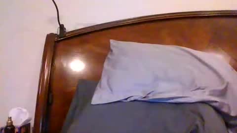 wants to suck cock online show from March 3, 11:34 pm