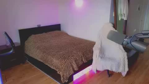 Ashleigh Mak online show from March 16, 5:28 pm