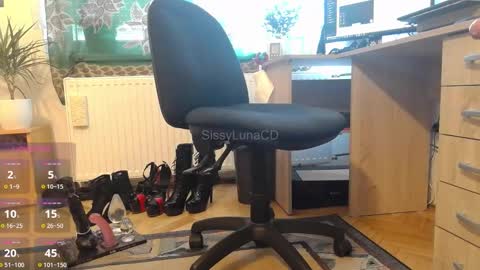 SissyLunaTS online show from January 27, 8:40 am