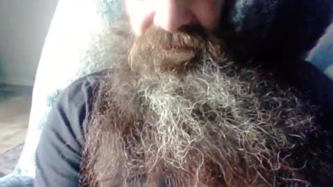 sitonmybeardxxx online show from May 29, 7:34 pm
