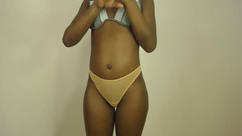 sizzly_ass online show from May 13, 7:12 pm