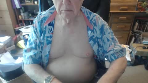 Snapshot of sjbottomboi chatting on October 7, 8:38 pm sjbottomboi online show from October 7, 8:38 pm