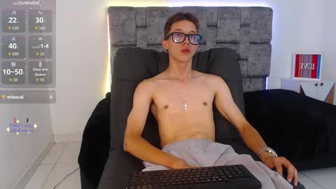 skinny_bigcock20 online show from February 18, 9:58 pm