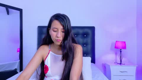 skinny_hottie18 online show from May 12, 5:11 pm