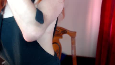 Snapshot of skinny_raven chatting on December 8, 8:36 pm Marion online show from December 8, 8:36 pm