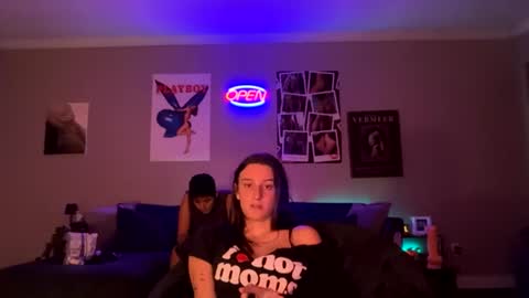 skinnyangel21 online show from July 11, 3:22 am