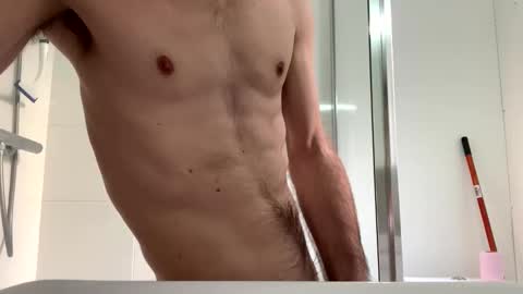 skinnybigdk online show from December 19, 1:18 pm