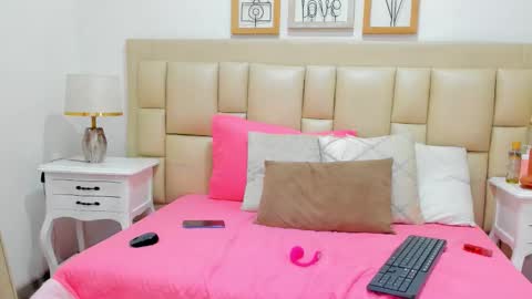 SkinnyGirl online show from January 6, 7:18 pm