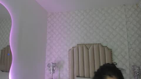 SkinnyGirl online show from February 27, 8:12 pm