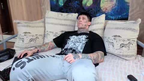 skirlingod online show from October 12, 7:34 am