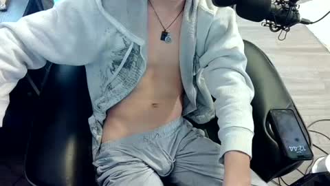 skrogdog online show from July 9, 4:44 pm