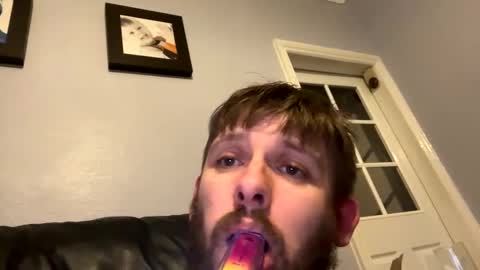 skuzzy25 online show from December 28, 4:19 am