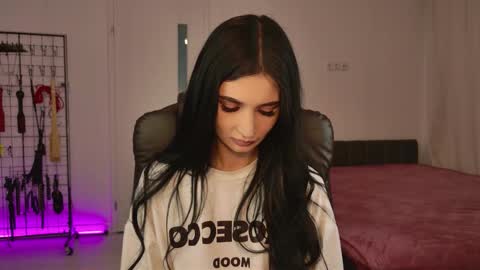 Eliza online show from March 3, 7:48 am