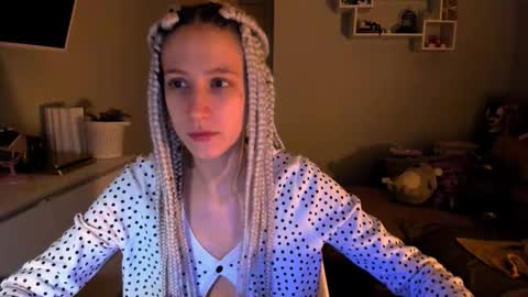    online show from October 7, 9:55 pm