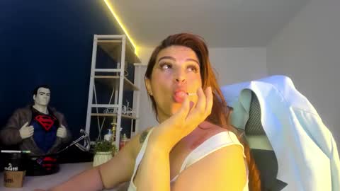 Snapshot of skylar__desire chatting on October 17, 5:50 pm skylar__desire online show from October 17, 5:50 pm