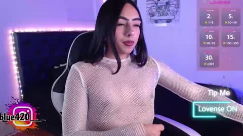 blue online show from November 25, 11:36 pm