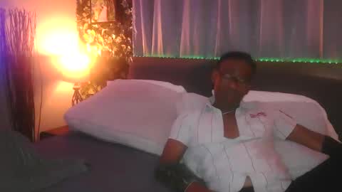 skyonetoo3 online show from December 15, 6:42 am