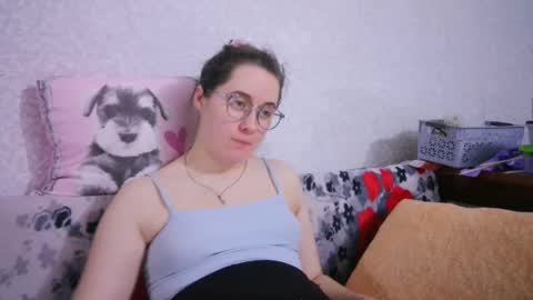 skyressie333 online show from February 16, 3:59 pm