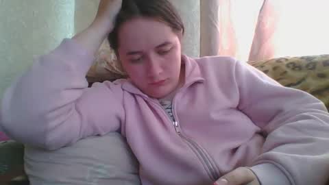 skyressie333 online show from April 15, 9:12 am