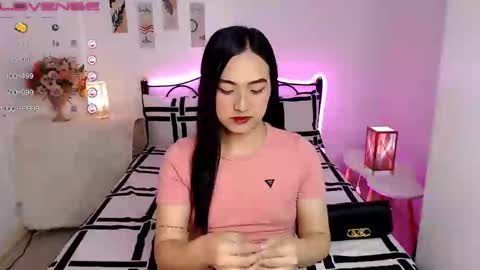 Queen Cyrine online show from January 15, 2:27 am