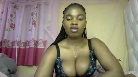 Snapshot of slayslay002 chatting on January 23, 8:56 pm Rose online show from January 23, 8:56 pm
