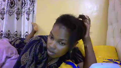 Snapshot of slayslay002 chatting on March 10, 1:56 am Rose online show from March 10, 1:56 am