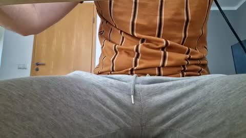 sleepless19 online show from March 13, 10:18 am