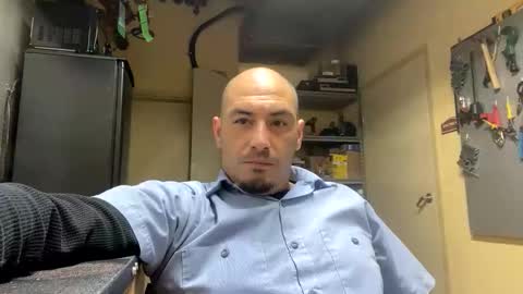 More more more online show from January 8, 5:19 pm