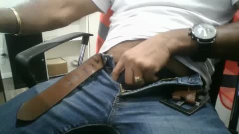 Snapshot of slimjimorange9 chatting on October 7, 7:21 pm slimjimorange9 online show from October 7, 7:21 pm