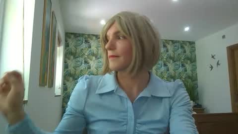Slut Amy online show from May 1, 12:43 pm