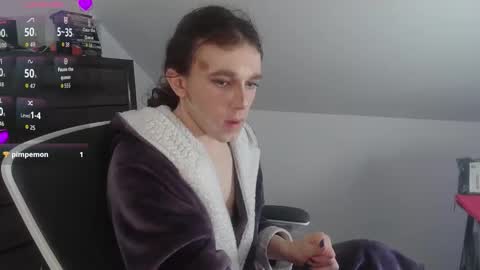 Natsu online show from February 18, 5:57 pm