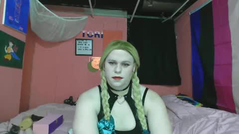 Snapshot of sluttytorismith chatting on February 6, 4:31 am Tori Smith online show from February 6, 4:31 am
