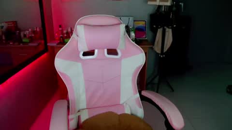 Dont forget to follow me give me thumbs upIm  a New  kataluna online show from July 28, 2:24 pm
